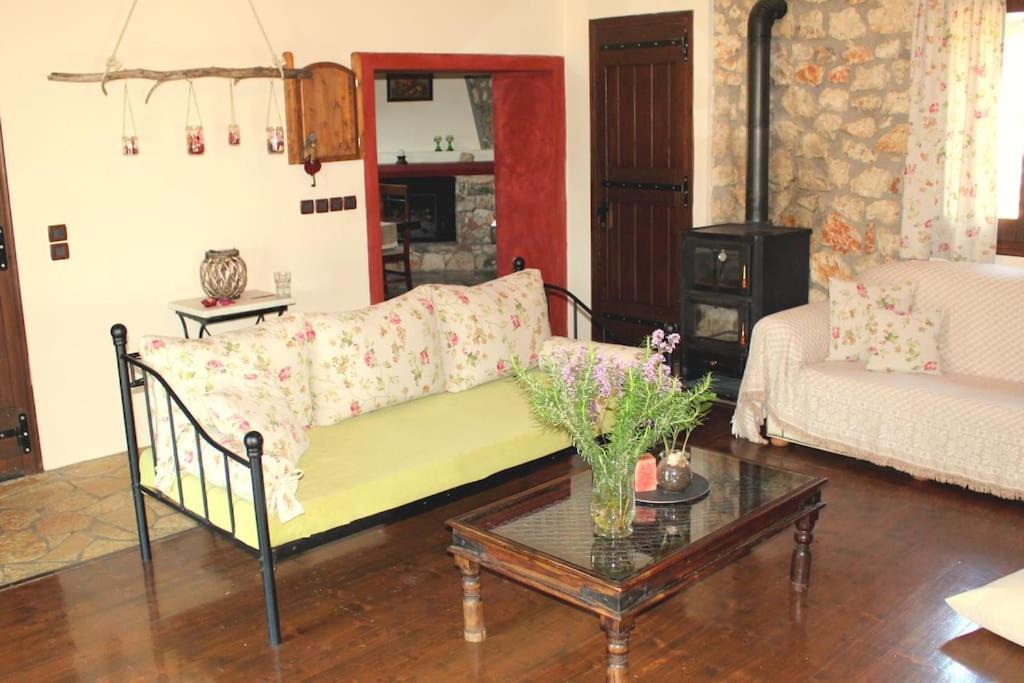 Fragosiko - Rustic Retreat In Kefalonia